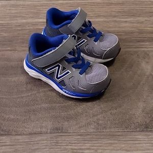New Balance Tennis Shoes